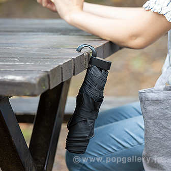 ハンガーグリップUV折りたたみ傘 ブラック BL(ブラック)