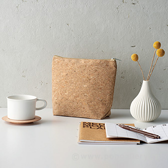 リル コルクでできたマルチポーチ